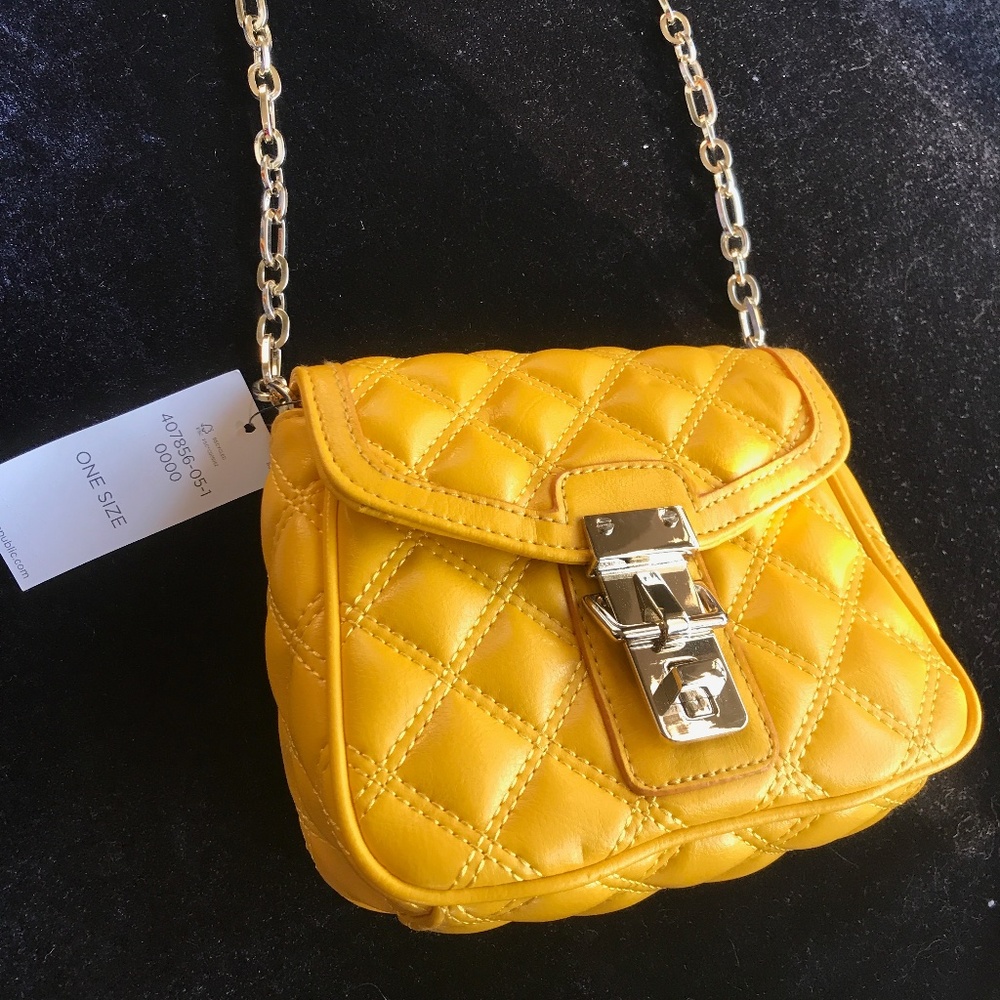 🆕 Banana Republic Quilted Small Crossbody Handbag - Picture 5 of 12